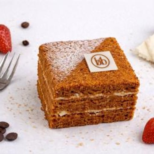 Пирожное "Медовик"