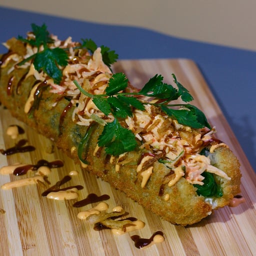Стрит ролл со снежным крабом и чуккой