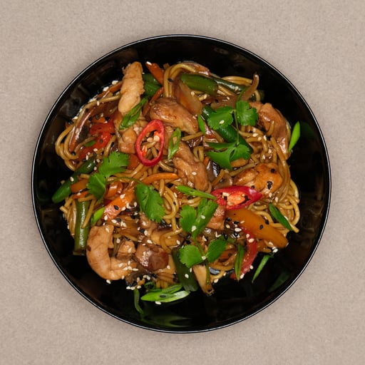 Яичная лапша с курицей