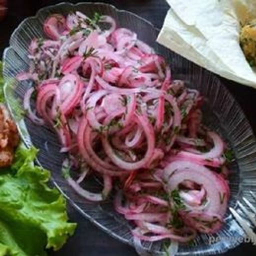 Лук маринованный