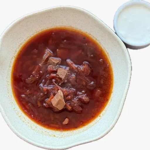Борщ с говядиной и сметаной