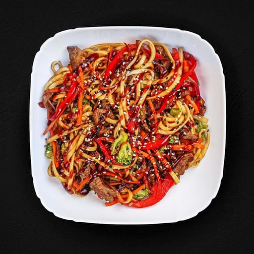 Лапша с говядиной и брокколи